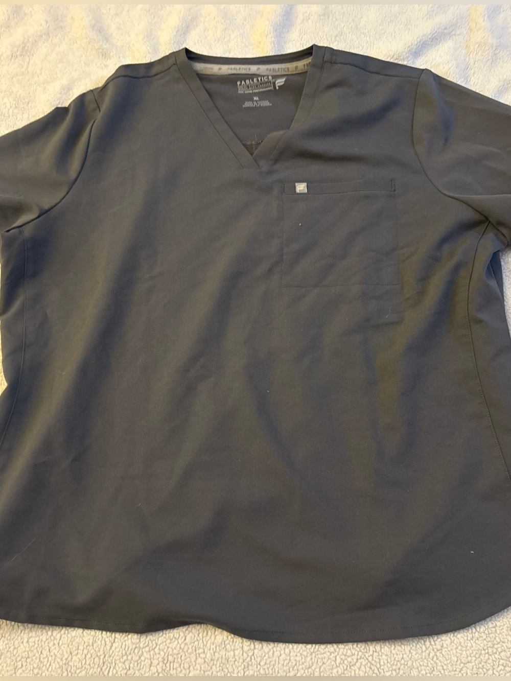 ❌Fabletics Vital Scrub Top Onyx Grey